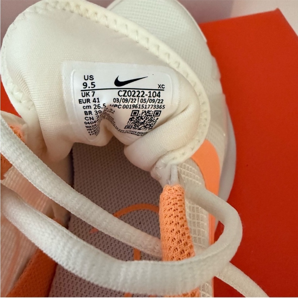 🆕 Nike Women’s Court Air Zoom Pro HC White/Peach Cream Size 9.5 NIB - Picture 9 of 9